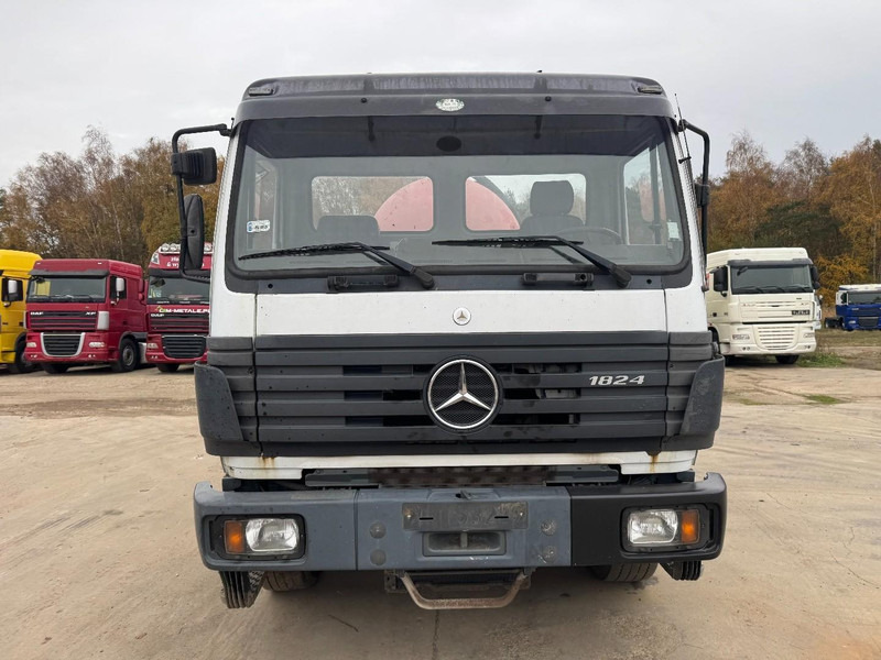 Mercedes-Benz SK 1824 (10.000 L / GRAND PONT / LAMES / V6 MOTEUR / PARFAIT ETAT) - Fekálne vozidlo: obrázok 2 Mercedes-Benz SK 1824 (10.000 L / GRAND PONT / LAMES / V6 MOTEUR / PARFAIT ETAT) - Fekálne vozidlo: obrázok 2