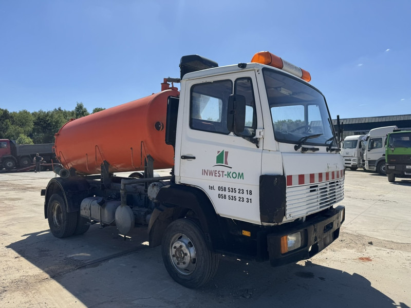 Mercedes-Benz SK 914 (8000 L / STEEL SUSPENSION & MANUAL PUMP / SUSPENSION LAMES & POMPE MANUELLE) - Fekálne vozidlo: obrázok 3 Mercedes-Benz SK 914 (8000 L / STEEL SUSPENSION & MANUAL PUMP / SUSPENSION LAMES & POMPE MANUELLE) - Fekálne vozidlo: obrázok 3