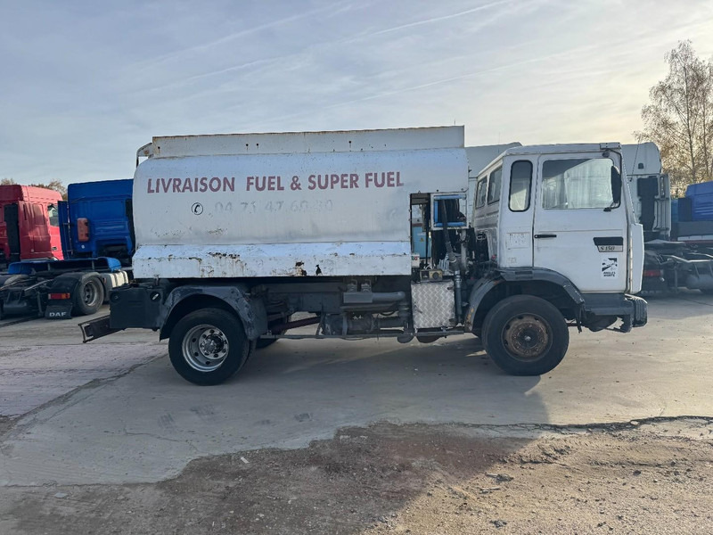 Renault S 150 SUSPENSION LAMES / 7000 L / POMPE & BOITE MANUELLE / CAMION FRANCAIS!!!) - Cisternové vozidlo: obrázok 4 Renault S 150 SUSPENSION LAMES / 7000 L / POMPE & BOITE MANUELLE / CAMION FRANCAIS!!!) - Cisternové vozidlo: obrázok 4