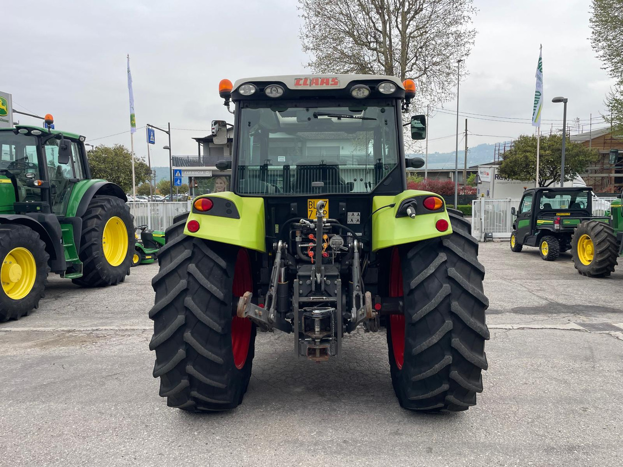 CLAAS AXOS 340 - Traktor: obrázok 4 CLAAS AXOS 340 - Traktor: obrázok 4