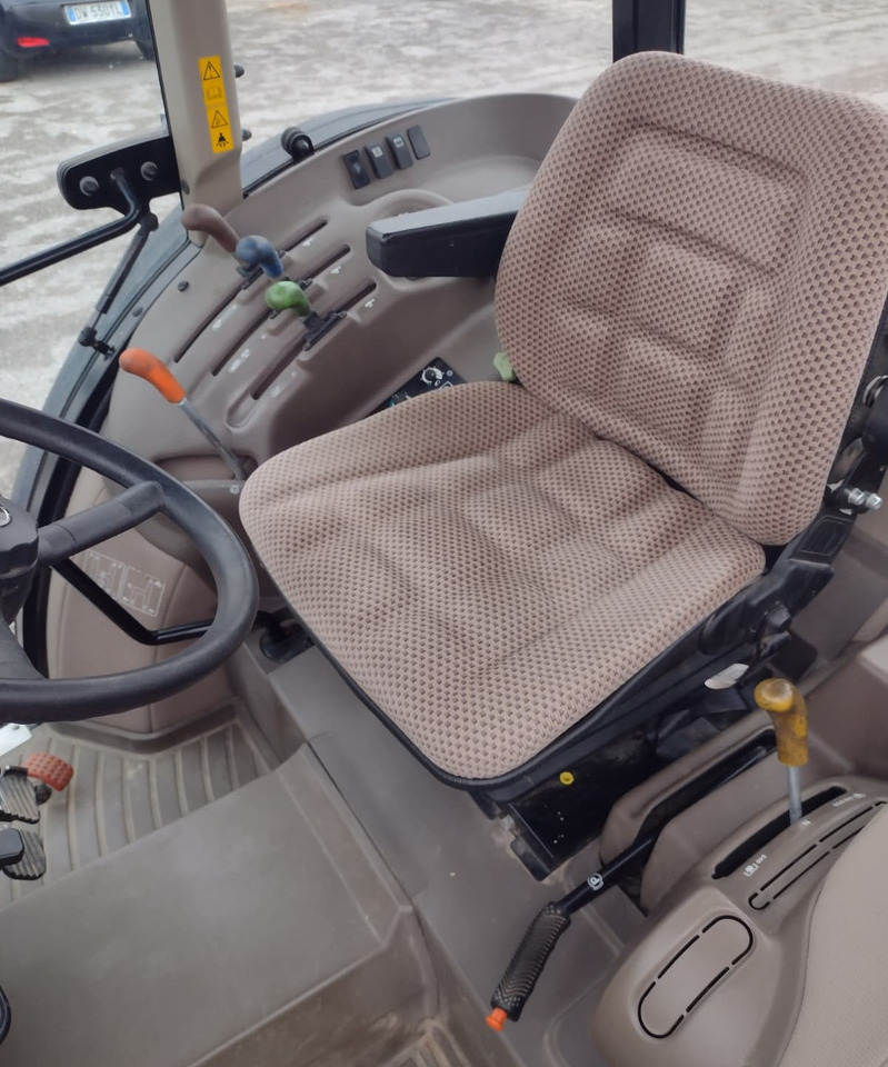 JOHN DEERE 5090 G - Traktor: obrázok 5 JOHN DEERE 5090 G - Traktor: obrázok 5