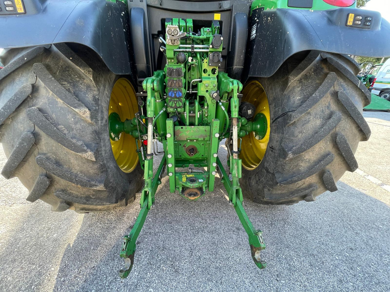 JOHN DEERE 6130 R - Traktor: obrázok 4 JOHN DEERE 6130 R - Traktor: obrázok 4