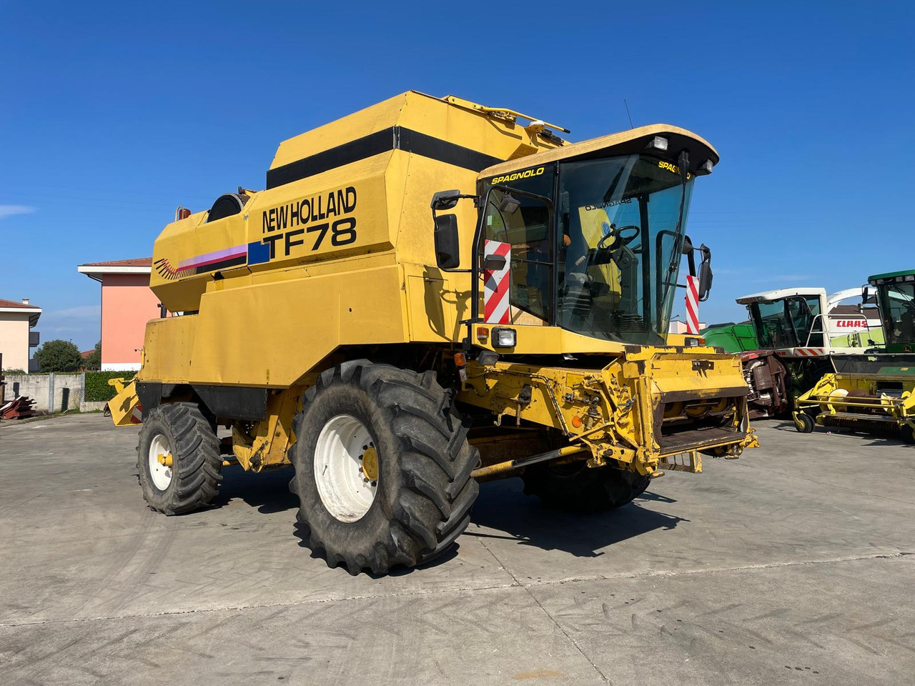 NEW HOLLAND MIETITREBBIA TF 78 - Obilný kombajn: obrázok 3 NEW HOLLAND MIETITREBBIA TF 78 - Obilný kombajn: obrázok 3