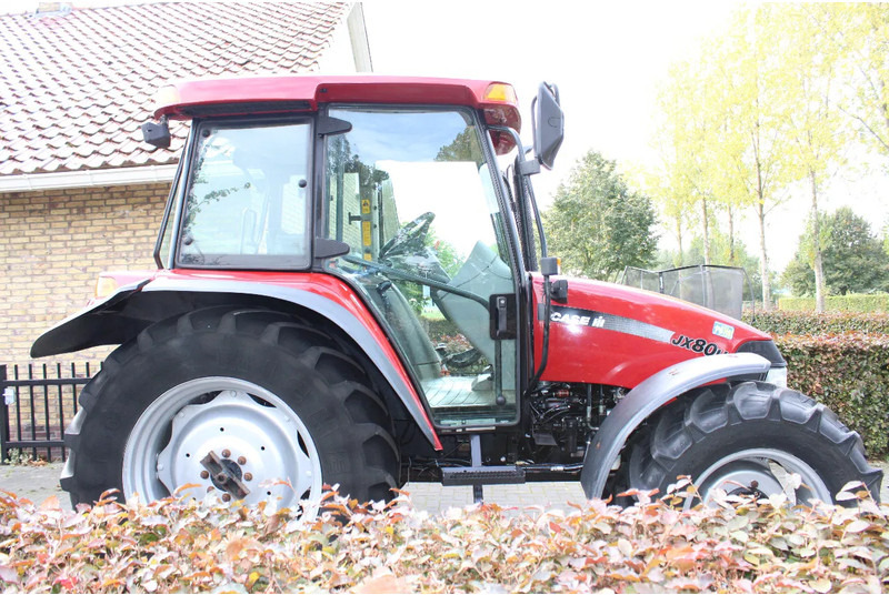 Case IH JX80U - Traktor: obrázok 2 Case IH JX80U - Traktor: obrázok 2