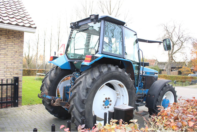New Holland 6640 met turbo fronthef en front pto - Traktor: obrázok 3 New Holland 6640 met turbo fronthef en front pto - Traktor: obrázok 3