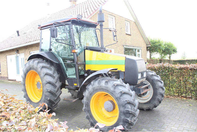 Valtra 900 - Traktor: obrázok 2 Valtra 900 - Traktor: obrázok 2