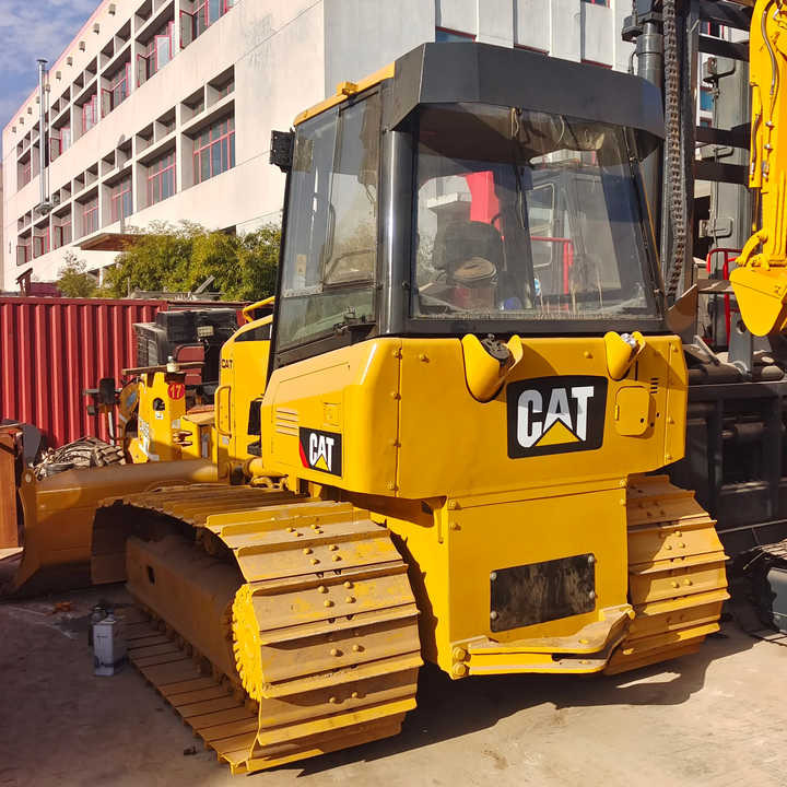 Good Condition D3K Bulldozer Used Crawler Bulldozer with Parts Price Bulldozers - Buldozér: obrázok 3 Good Condition D3K Bulldozer Used Crawler Bulldozer with Parts Price Bulldozers - Buldozér: obrázok 3