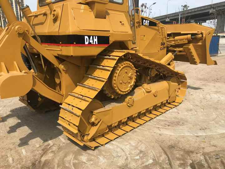 Good Condition D4H Bulldozer New Crawler Bulldozer with Parts Price Bulldozers - Buldozér: obrázok 5 Good Condition D4H Bulldozer New Crawler Bulldozer with Parts Price Bulldozers - Buldozér: obrázok 5