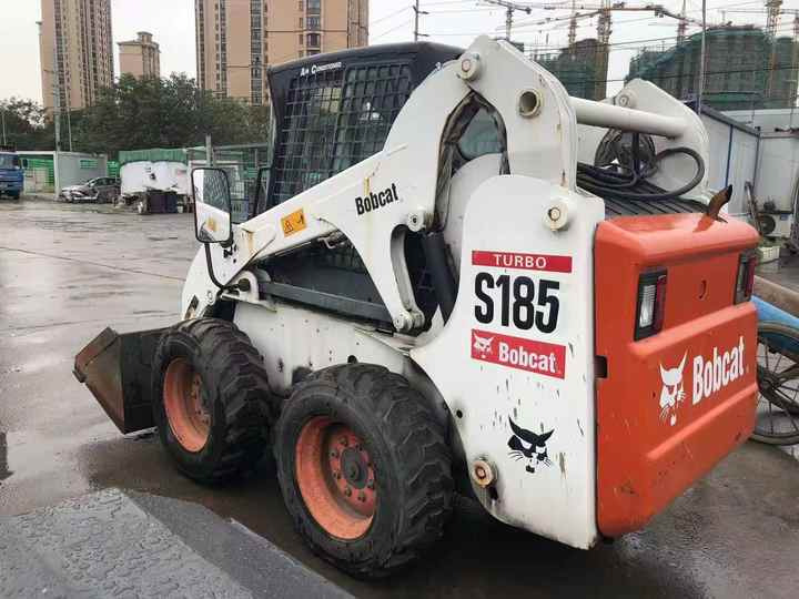 Used Bob Cat Bob Cat S185 Used Mini Skid Steer Wheel Loader Multifunctional Track Loaders Bobcat - Šmykom riadený nakladač: obrázok 2 Used Bob Cat Bob Cat S185 Used Mini Skid Steer Wheel Loader Multifunctional Track Loaders Bobcat - Šmykom riadený nakladač: obrázok 2