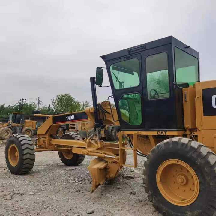 Used CAT 140H Motor Grader From Japan with Excellent Performance Caterpillar 140h in Good Condition for Sale - Zrovnávač: obrázok 2 Used CAT 140H Motor Grader From Japan with Excellent Performance Caterpillar 140h in Good Condition for Sale - Zrovnávač: obrázok 2