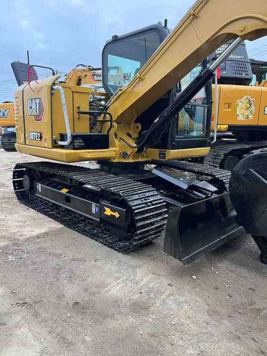 Used Caterpillar CAT 307E2 Crawler Mini Hydraulic Digger Second Hand Cat 307E2 Excavator - Rýpadlo: obrázok 2 Used Caterpillar CAT 307E2 Crawler Mini Hydraulic Digger Second Hand Cat 307E2 Excavator - Rýpadlo: obrázok 2