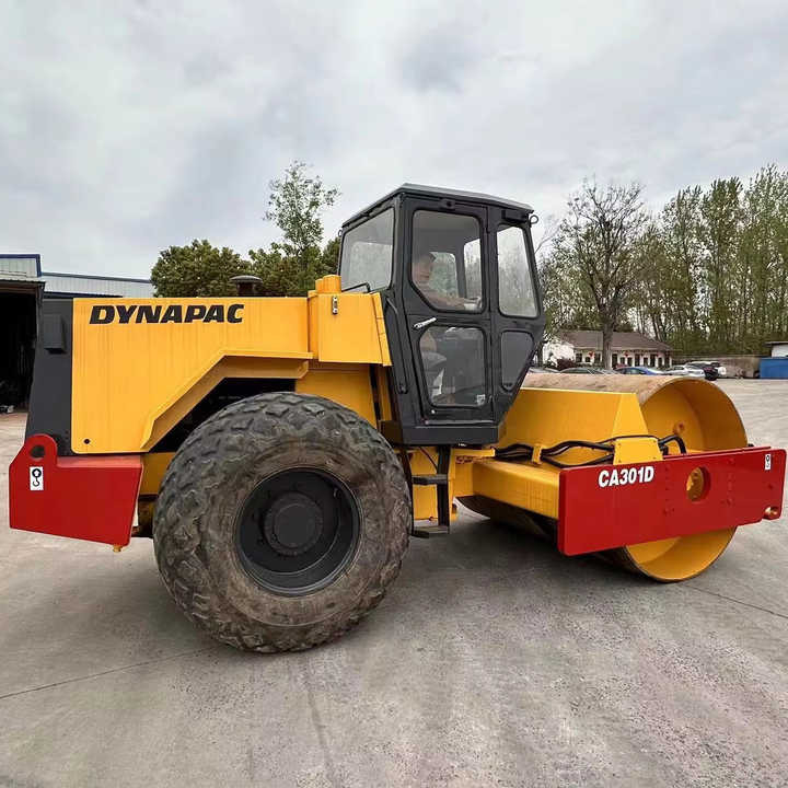 Used Dynapac CA301 Vibratory Roller with Less Working Time and Superior Performance Used Dynapac 251d/301D Roller for Sale - Kompaktor: obrázok 1 Used Dynapac CA301 Vibratory Roller with Less Working Time and Superior Performance Used Dynapac 251d/301D Roller for Sale - Kompaktor: obrázok 1