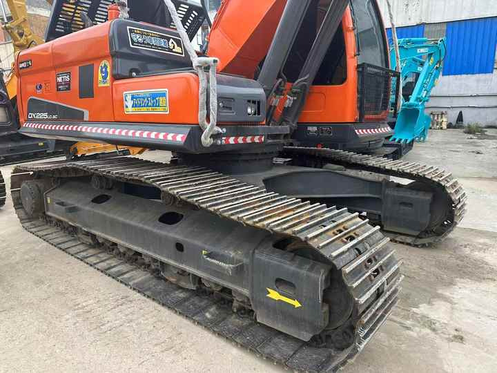Used Excavator Doosan DX225LC-9 Excavators Mini Equipment Earth Moving Machinery Doosan Digger Excavator for Sale - Pásové rýpadlo: obrázok 4 Used Excavator Doosan DX225LC-9 Excavators Mini Equipment Earth Moving Machinery Doosan Digger Excavator for Sale - Pásové rýpadlo: obrázok 4