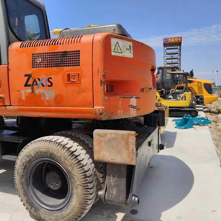 Used Japan Original Brand Hitachi Zx 130w Wheel Excavator Hitachi Zx120 130 200 Excavator for Sale - Rýpadlo: obrázok 4 Used Japan Original Brand Hitachi Zx 130w Wheel Excavator Hitachi Zx120 130 200 Excavator for Sale - Rýpadlo: obrázok 4