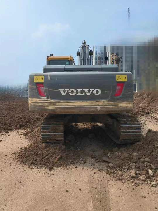 Used Volvo Brand Original EC200B Model Excavator with Good Working Condition for Sale - Pásové rýpadlo: obrázok 5 Used Volvo Brand Original EC200B Model Excavator with Good Working Condition for Sale - Pásové rýpadlo: obrázok 5