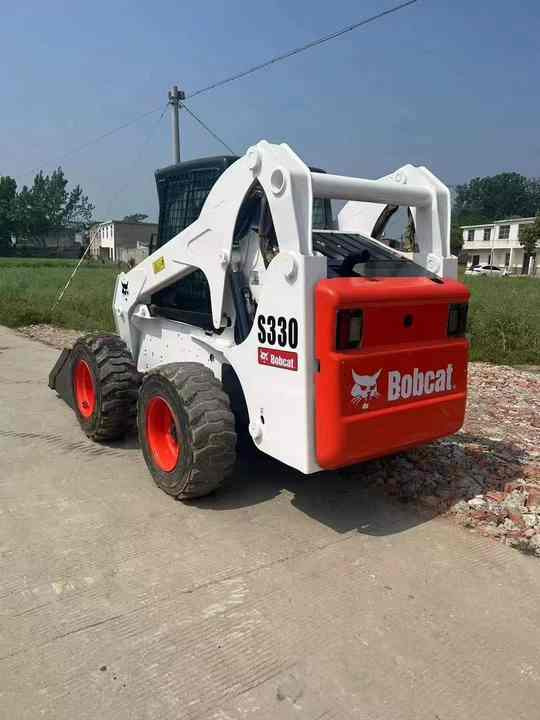 Very Low Price American Brand Used Bobcat S330 Skid Steer Loader with Superior Performance for Sale S160/S180/S300 in Stock - Šmykom riadený nakladač: obrázok 4 Very Low Price American Brand Used Bobcat S330 Skid Steer Loader with Superior Performance for Sale S160/S180/S300 in Stock - Šmykom riadený nakladač: obrázok 4