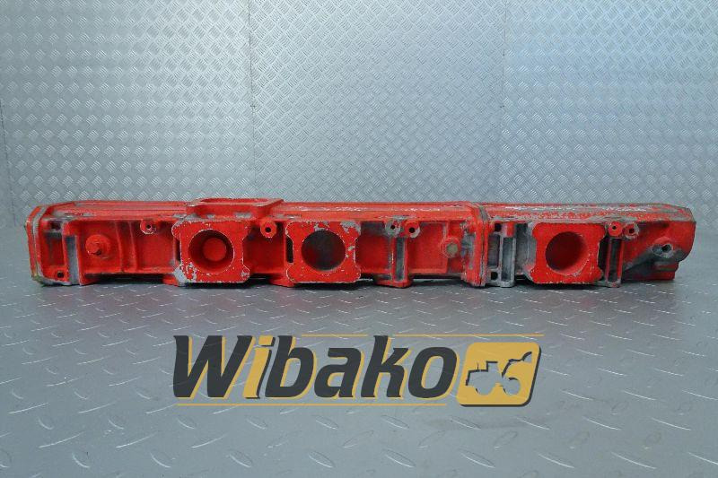 Intake manifold Deutz 04288254R - Sacie potrubie pre Stavebné stroje: obrázok 1 Intake manifold Deutz 04288254R - Sacie potrubie pre Stavebné stroje: obrázok 1