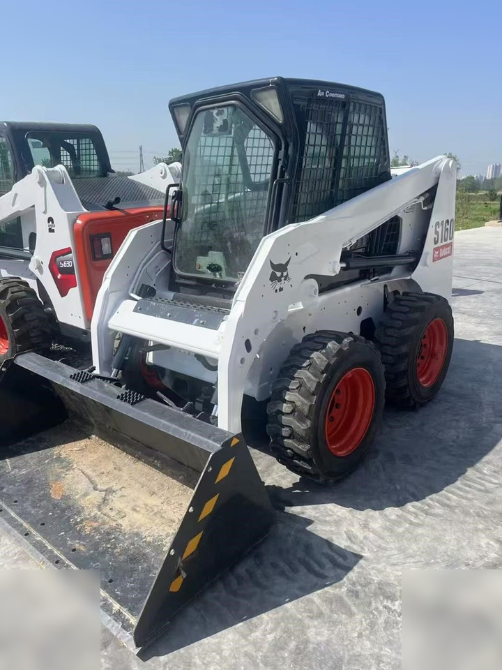 BOBCAT S160 - Šmykom riadený nakladač: obrázok 4 BOBCAT S160 - Šmykom riadený nakladač: obrázok 4