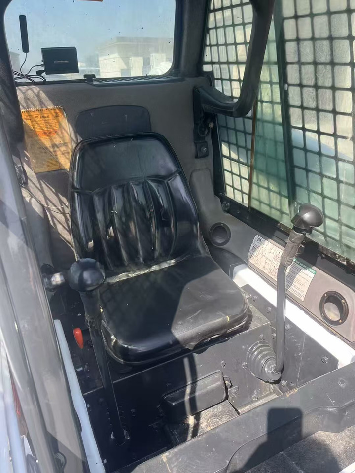 BOBCAT S160 - Šmykom riadený nakladač: obrázok 4 BOBCAT S160 - Šmykom riadený nakladač: obrázok 4