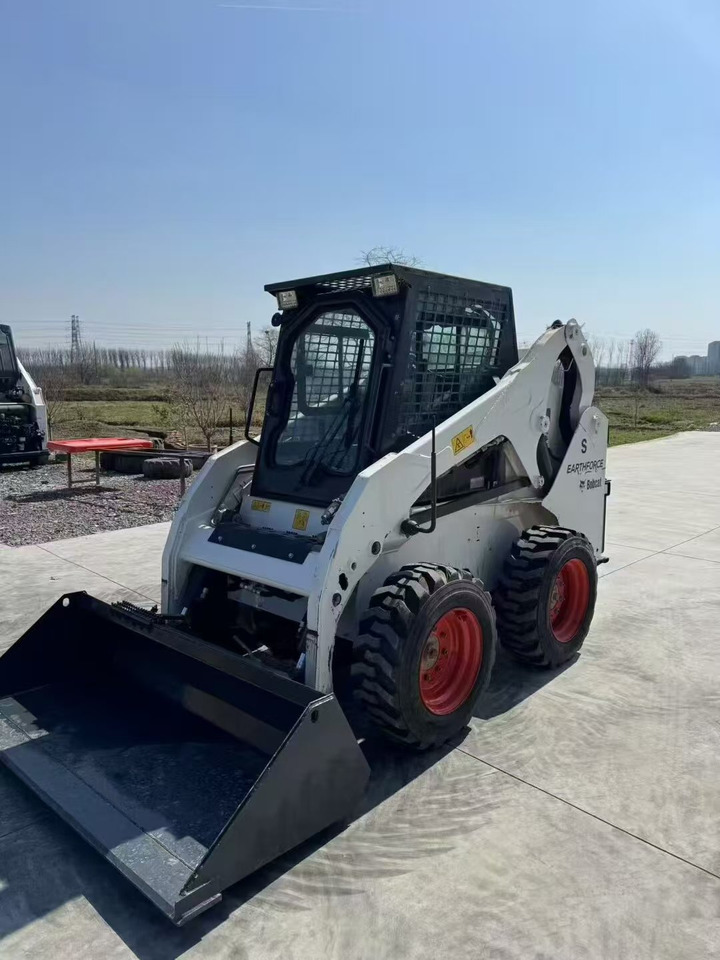 BOBCAT S180 - Šmykom riadený nakladač: obrázok 3 BOBCAT S180 - Šmykom riadený nakladač: obrázok 3