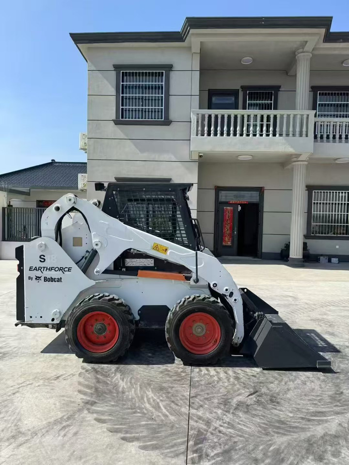 BOBCAT S180 - Šmykom riadený nakladač: obrázok 1 BOBCAT S180 - Šmykom riadený nakladač: obrázok 1