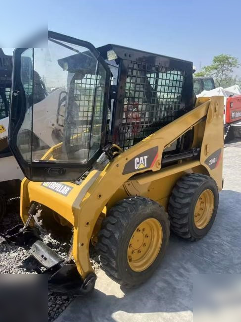 CATERPILLAR 226B3 - Šmykom riadený nakladač: obrázok 1 CATERPILLAR 226B3 - Šmykom riadený nakladač: obrázok 1
