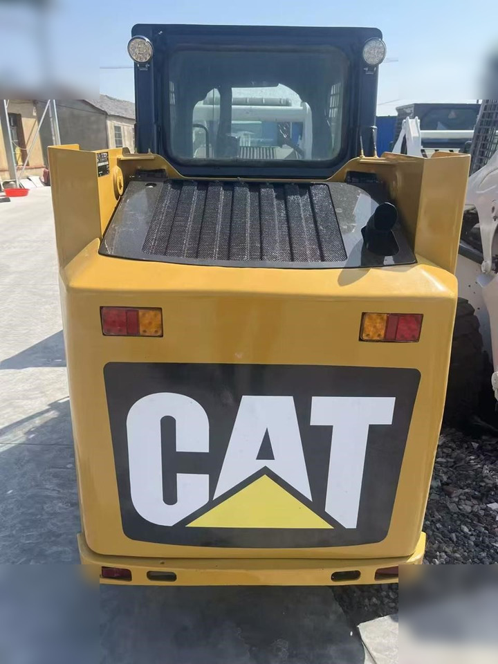 CATERPILLAR 226B3 - Šmykom riadený nakladač: obrázok 5 CATERPILLAR 226B3 - Šmykom riadený nakladač: obrázok 5