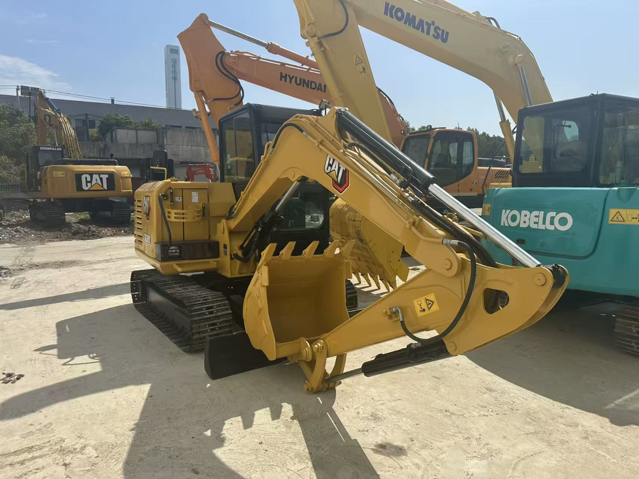CATERPILLAR 306E2 - Pásové rýpadlo: obrázok 4 CATERPILLAR 306E2 - Pásové rýpadlo: obrázok 4