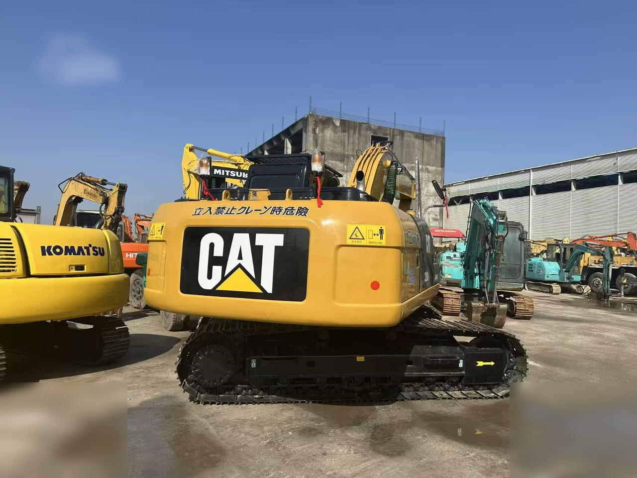 CATERPILLAR 320D2L - Pásové rýpadlo: obrázok 2 CATERPILLAR 320D2L - Pásové rýpadlo: obrázok 2