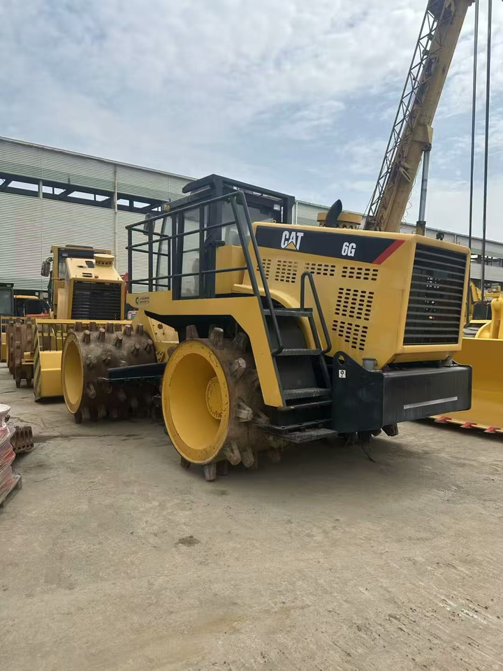 CATERPILLAR 6G - Kompaktor: obrázok 4 CATERPILLAR 6G - Kompaktor: obrázok 4
