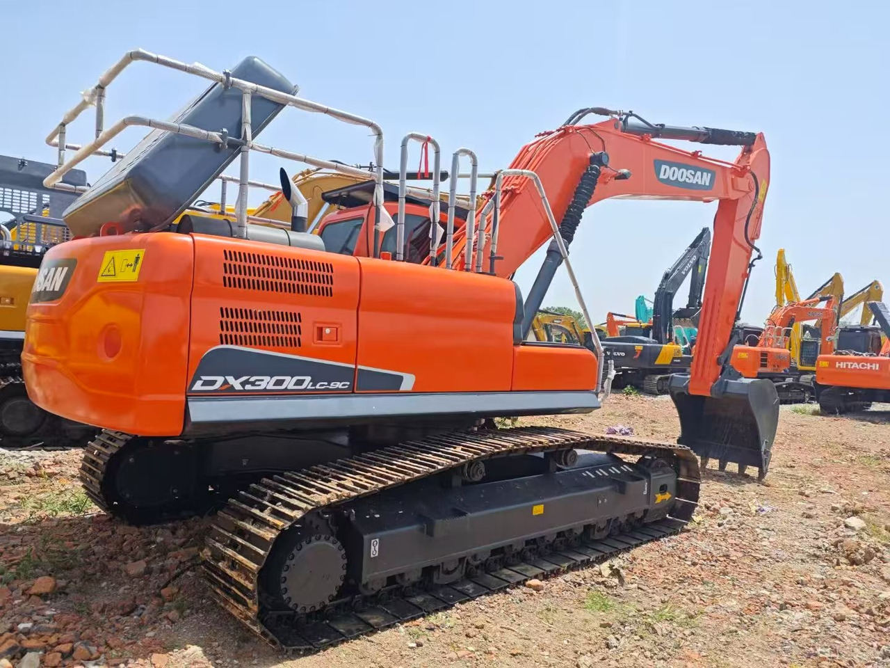 DOOSAN DX300 - Pásové rýpadlo: obrázok 2 DOOSAN DX300 - Pásové rýpadlo: obrázok 2