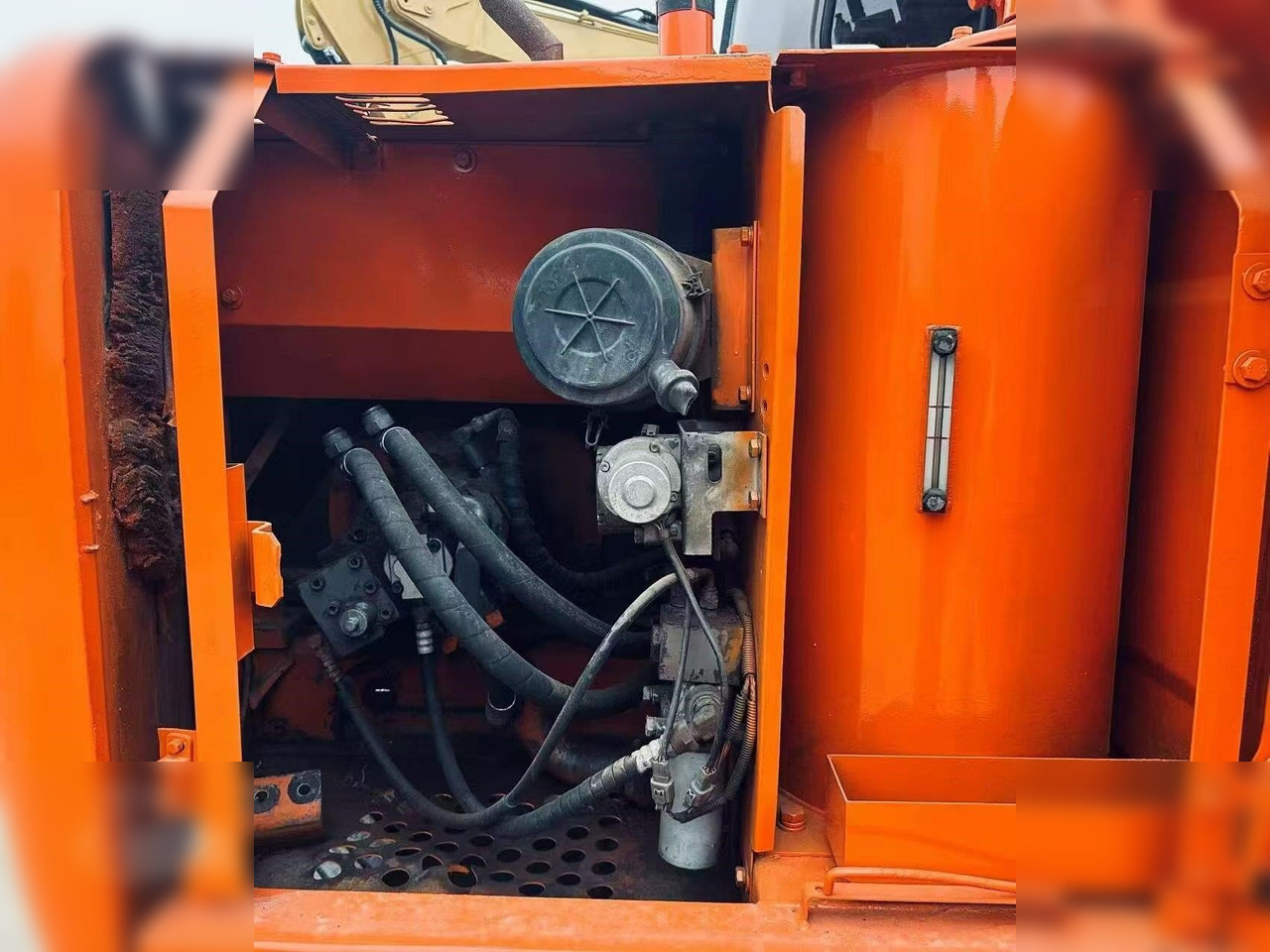 HITACHI EX60-5 - Pásové rýpadlo: obrázok 5 HITACHI EX60-5 - Pásové rýpadlo: obrázok 5