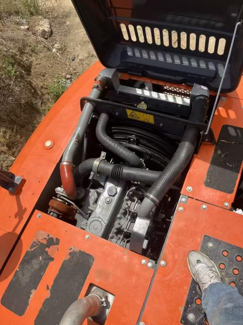 HITACHI ZX120 - Pásové rýpadlo: obrázok 4 HITACHI ZX120 - Pásové rýpadlo: obrázok 4