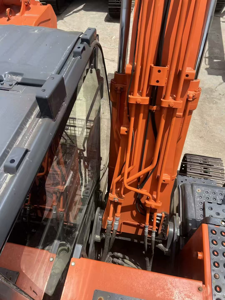 HITACHI ZX130 - Pásové rýpadlo: obrázok 5 HITACHI ZX130 - Pásové rýpadlo: obrázok 5