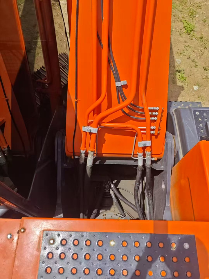 Hitachi ZX240-3G - Pásové rýpadlo: obrázok 2 Hitachi ZX240-3G - Pásové rýpadlo: obrázok 2