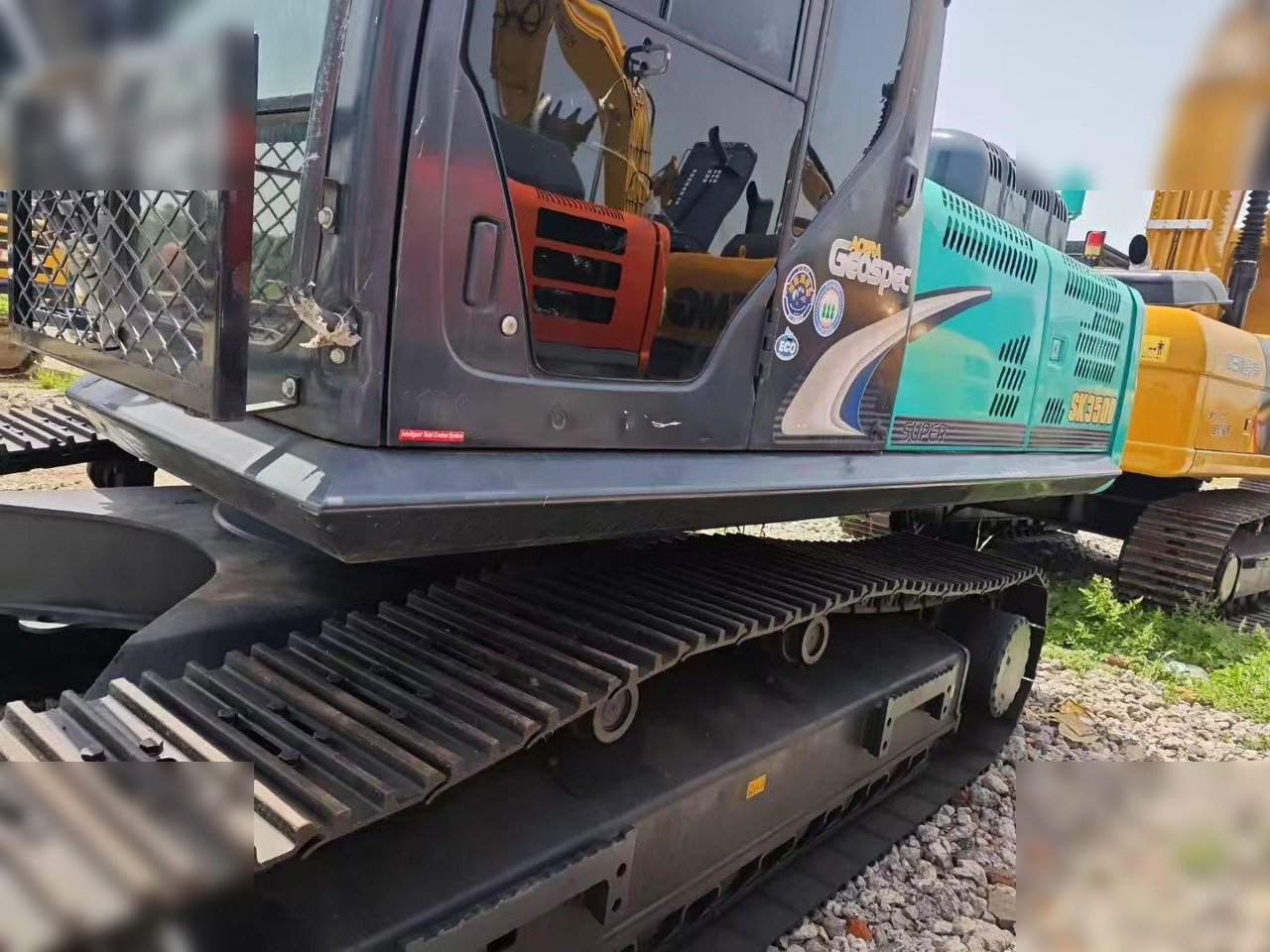 Pásové rýpadlo KOBELCO SK350D: obrázok 8