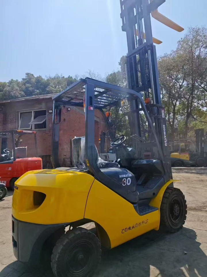 KOMATSU 3-ton - Dieselový vysokozdvižný vozík: obrázok 5 KOMATSU 3-ton - Dieselový vysokozdvižný vozík: obrázok 5