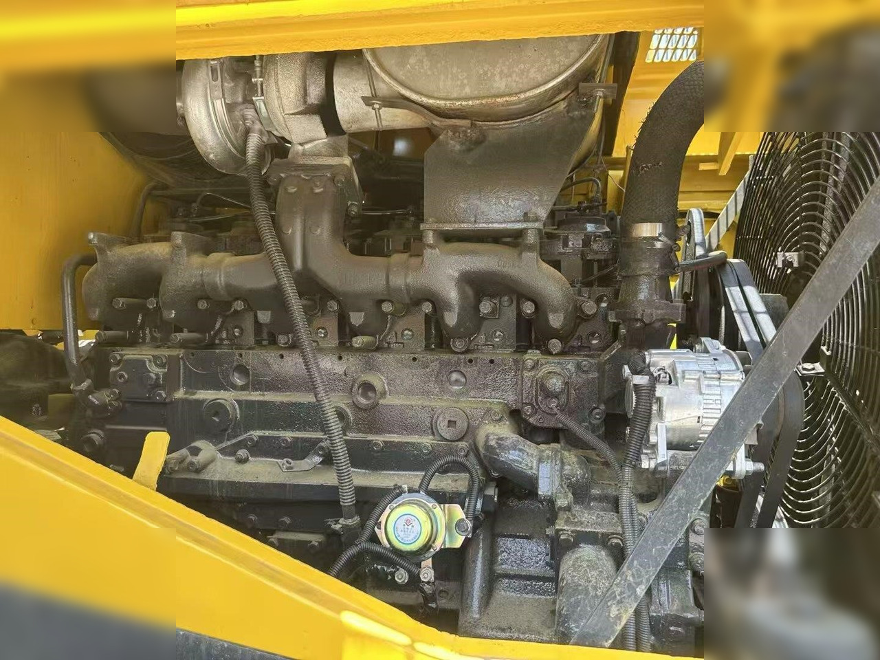 KOMATSU WA470-3 - Kolesový nakladač: obrázok 2 KOMATSU WA470-3 - Kolesový nakladač: obrázok 2