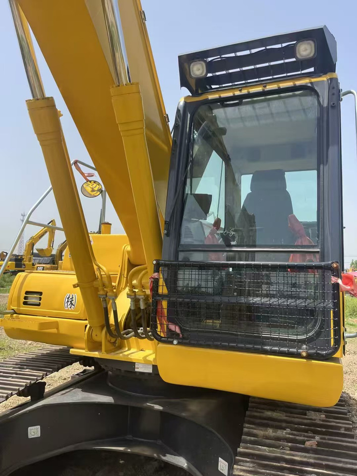 Pásové rýpadlo KOMATSU pc200: obrázok 10 Pásové rýpadlo KOMATSU pc200: obrázok 10