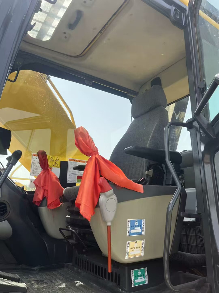 KOMATSU pc200 - Pásové rýpadlo: obrázok 2 KOMATSU pc200 - Pásové rýpadlo: obrázok 2