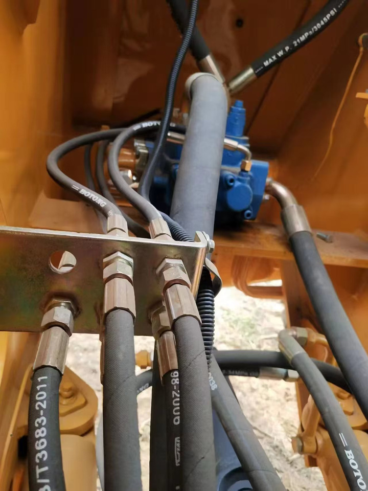 Kolesový nakladač LONKING 885: obrázok 8