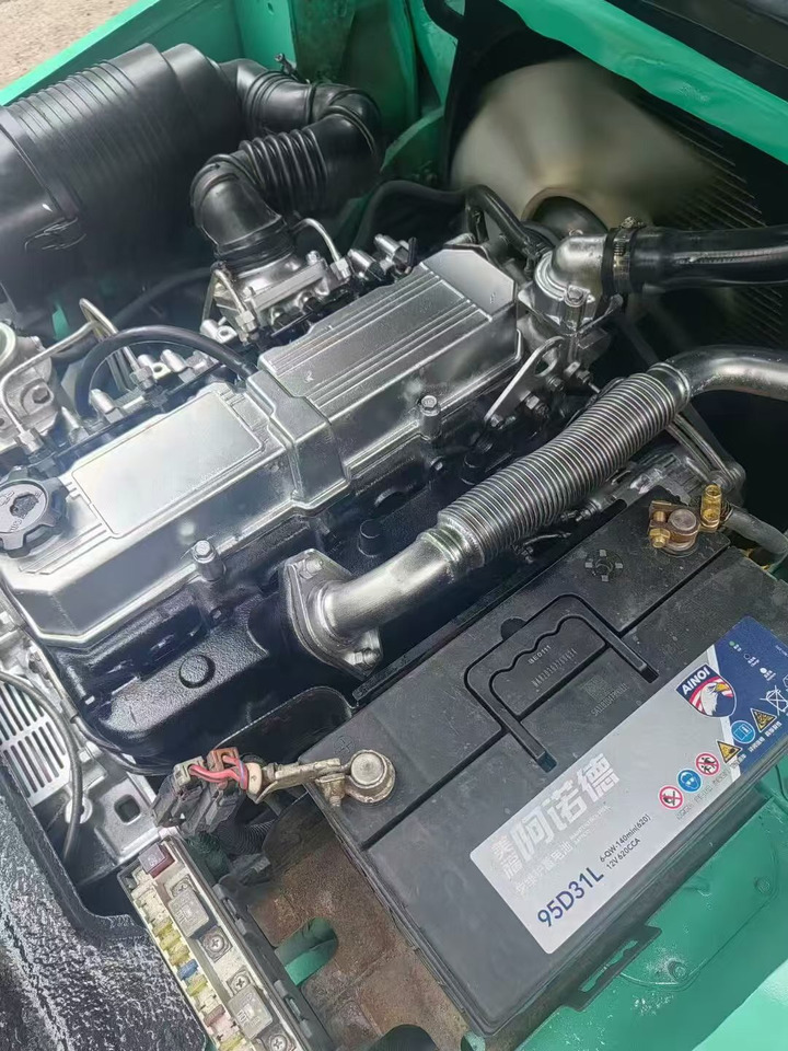 MITSUBISHI 3-ton - Stĺpová plošina: obrázok 5 MITSUBISHI 3-ton - Stĺpová plošina: obrázok 5