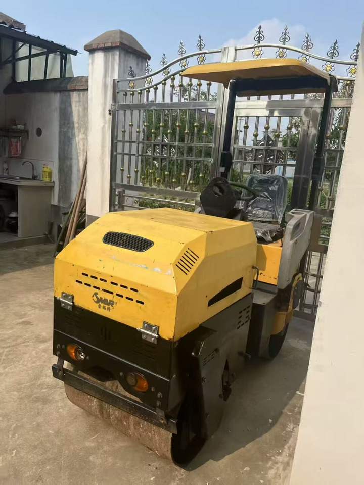 Double-drum vibratory mini roller - Valec: obrázok 4 Double-drum vibratory mini roller - Valec: obrázok 4
