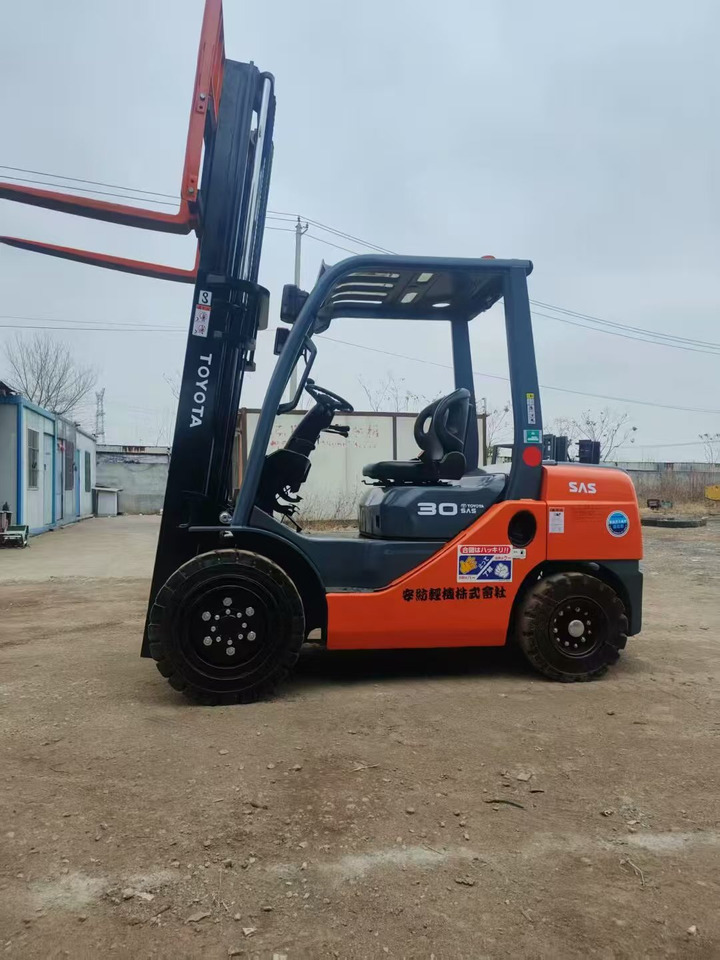 Toyata 3-ton - Stĺpová plošina: obrázok 5 Toyata 3-ton - Stĺpová plošina: obrázok 5