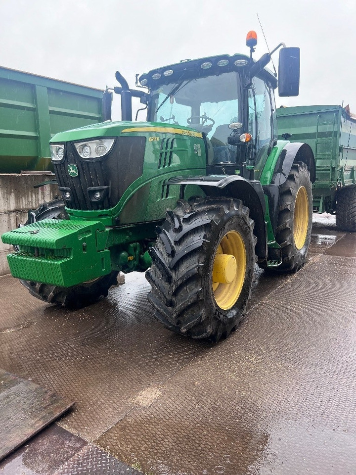 John Deere 6215 R Ultimate - Traktor: obrázok 1 John Deere 6215 R Ultimate - Traktor: obrázok 1