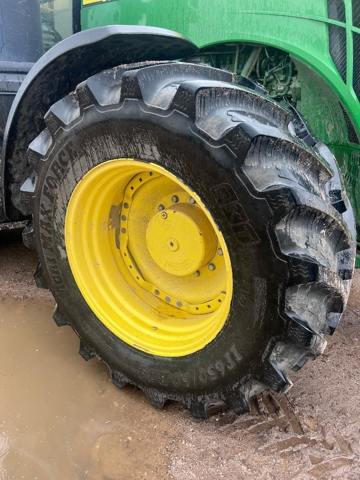 John Deere 8320R - Traktor: obrázok 5 John Deere 8320R - Traktor: obrázok 5