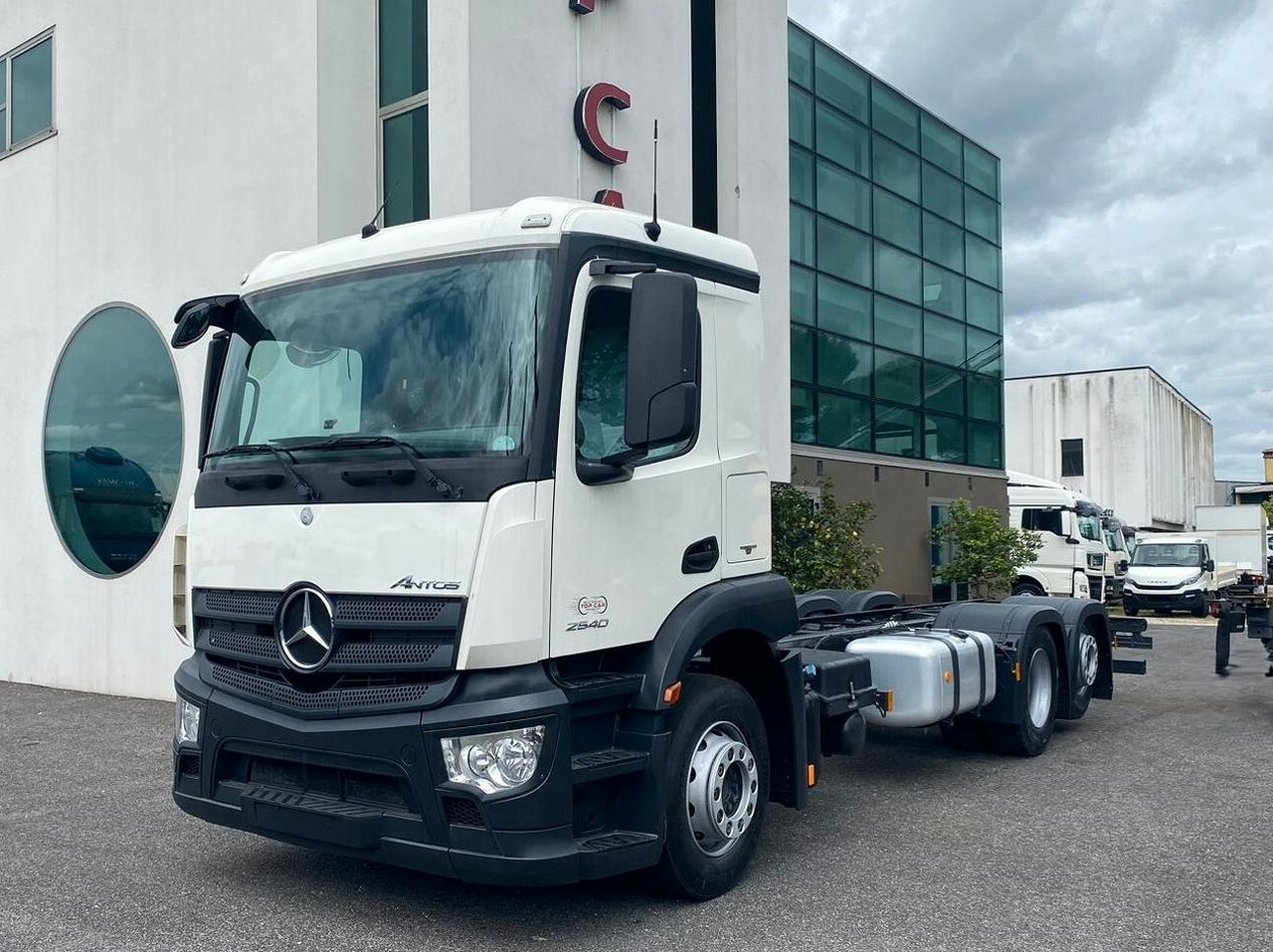 MERCEDES ANTOS 25.40 MOTRICE 3 ASSI TELAIO - Podvozek s kabinou: obrázok 2 MERCEDES ANTOS 25.40 MOTRICE 3 ASSI TELAIO - Podvozek s kabinou: obrázok 2