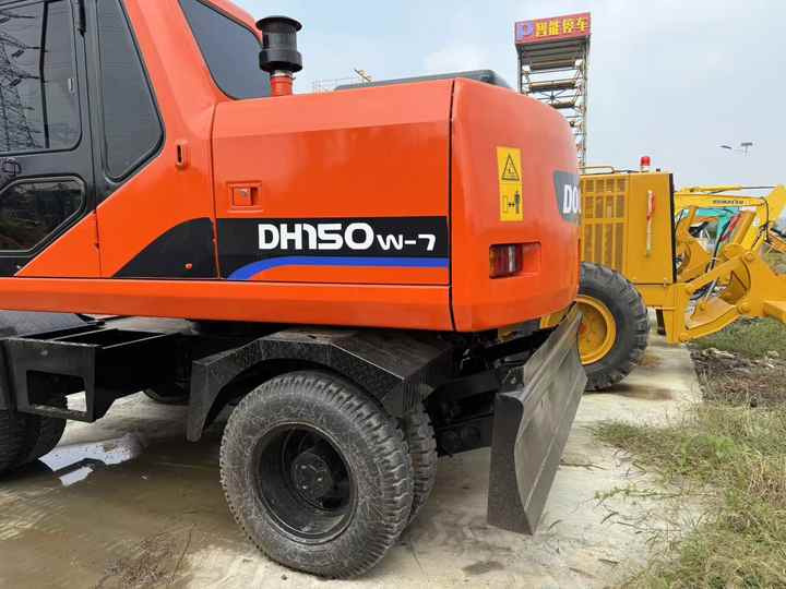 90% Brand New Doosan Brand Dh150w-7 Wheel Excavator in Stock Used Korea Brand Doosan Dh55 Dh60 Dh150 Dh210 Excavator for Sale - Kolesové rýpadlo: obrázok 4 90% Brand New Doosan Brand Dh150w-7 Wheel Excavator in Stock Used Korea Brand Doosan Dh55 Dh60 Dh150 Dh210 Excavator for Sale - Kolesové rýpadlo: obrázok 4