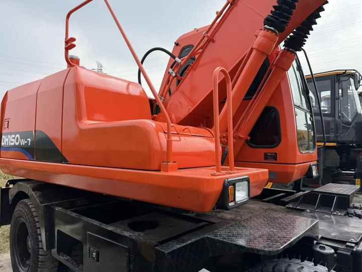 90% Brand New Doosan Brand Dh150w-7 Wheel Excavator in Stock Used Korea Brand Doosan Dh55 Dh60 Dh150 Dh210 Excavator for Sale - Kolesové rýpadlo: obrázok 5 90% Brand New Doosan Brand Dh150w-7 Wheel Excavator in Stock Used Korea Brand Doosan Dh55 Dh60 Dh150 Dh210 Excavator for Sale - Kolesové rýpadlo: obrázok 5