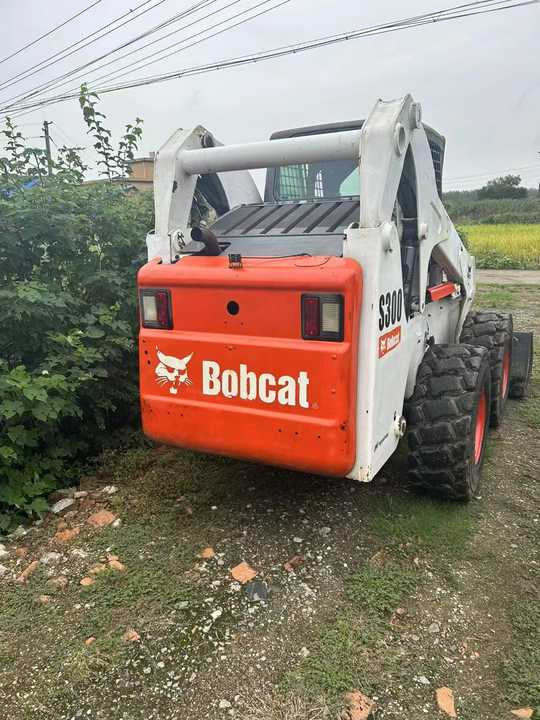 BOBCAT Brand Skid Loader S300 Used Machine Hot Sale - Kolesový nakladač: obrázok 4 BOBCAT Brand Skid Loader S300 Used Machine Hot Sale - Kolesový nakladač: obrázok 4